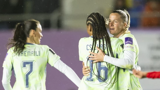 Ana-Maria Crnogorcevic trifft zum 75. Mal für die Schweiz Ana-Maria Crnogorcevic trifft zum 75. Mal für die Schweiz