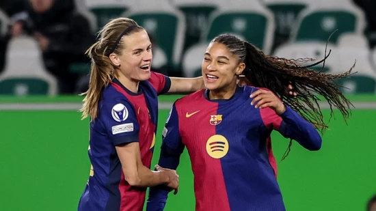 Sydney Schertenleib (rechts) ist mit den Frauen des FC Barcelona erneut Meister in Spanien Sydney Schertenleib (rechts) ist mit den Frauen des FC Barcelona erneut Meister in Spanien