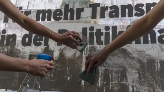 Laut dem Bundesverwaltungsgericht unterstehen Dokumente zur Politikfinanzierung - darunter Berichte über falsche Angaben von Komitees und Parteien - grundsätzlich dem Öffentlichkeitsprinzip. (Archivbild) Laut dem Bundesverwaltungsgericht unterstehen Dokumente zur Politikfinanzierung - darunter Berichte über falsche Angaben von Komitees und Parteien - grundsätzlich dem Öffentlichkeitsprinzip. (Archivbild)