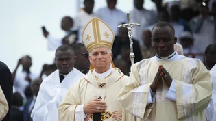 dpatopbilder - Papst Leo XIV. kommt in einer Prozession zur Feier der Messe am Japoma-Stadion. Kamerun ist für das Oberhaupt der katholischen Kirche die zweite Station einer elftägigen Afrika-Reise. Foto: Andrew Medichini/AP/dpa dpatopbilder - Papst Leo XIV. kommt in einer Prozession zur Feier der Messe am Japoma-Stadion. Kamerun ist für das Oberhaupt der katholischen Kirche die zweite Station einer elftägigen Afrika-Reise. Foto: Andrew Medichini/AP/dpa