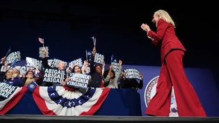 ARCHIV - Die Demokratin Abigail Spanberger betritt die Bühne während einer Wahlparty in Richmond, Virginia (Archivbild). Foto: Stephanie Scarbrough/AP/dpa ARCHIV - Die Demokratin Abigail Spanberger betritt die Bühne während einer Wahlparty in Richmond, Virginia (Archivbild). Foto: Stephanie Scarbrough/AP/dpa