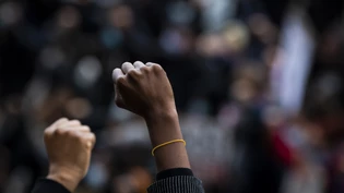 Im Jahr 2025 hat das Beratungsnetzwerk für Rassismusopfer insgesamt 1245 Fälle rassistischer Diskriminierung erfasst. (Symbilbild) Im Jahr 2025 hat das Beratungsnetzwerk für Rassismusopfer insgesamt 1245 Fälle rassistischer Diskriminierung erfasst. (Symbilbild)