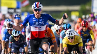 Dorion Godon setzt sich im Sprint in Orbe durch, Leader Tadej Pogacar (rechts) wird Vierter Dorion Godon setzt sich im Sprint in Orbe durch, Leader Tadej Pogacar (rechts) wird Vierter
